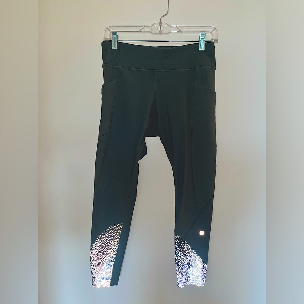 NWOT Lululemon workout leggings, sage.